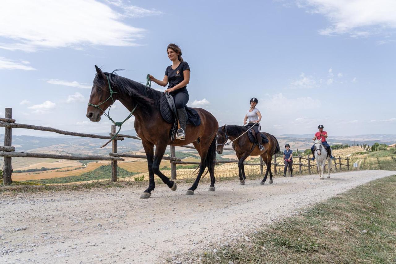 Podere Val D'Orcia - Tuscany Equestrian Sarteano Buitenkant foto
